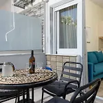 Chara Sea View Luxury House Apartment